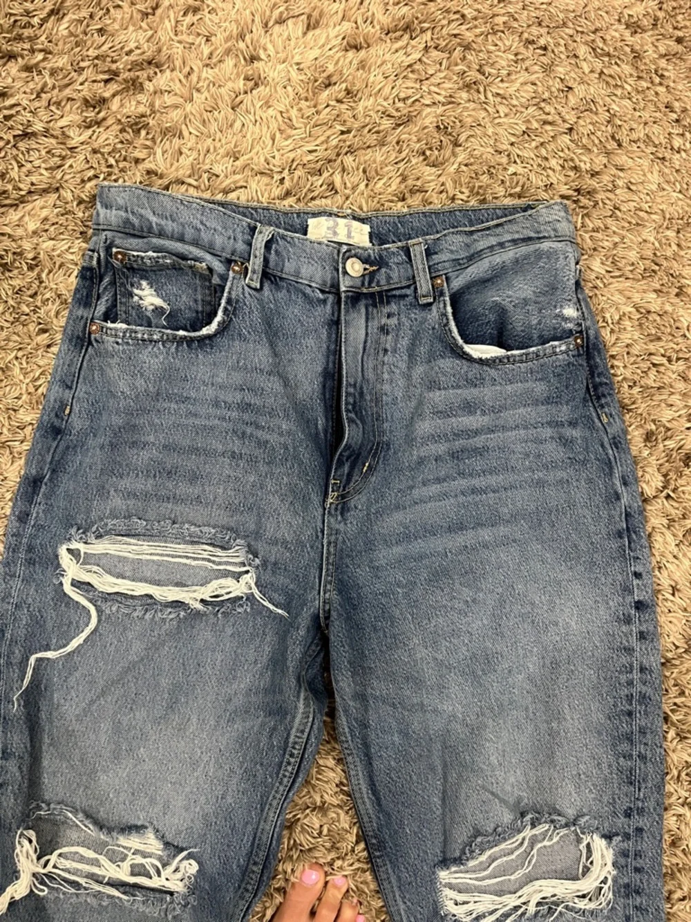 We The Free Faded Blue Ripped Cropped Jeans - Picture 4 of 8